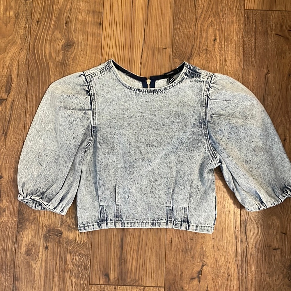 Jean cropped puff sleeve blouse